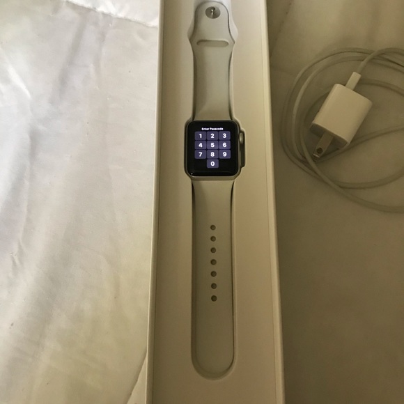 Apple Watch Series 3 - Picture 8 of 16